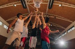 雷速体育下载-篮球赛场上热血沸腾，胜负激烈不分！的简单介绍