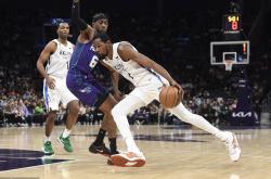 雷速体育电脑版官网-包含篮网B队血洗黄蜂，克莱送出助攻的词条