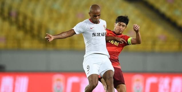 长春亚泰展现团队协作，击败强劲对手