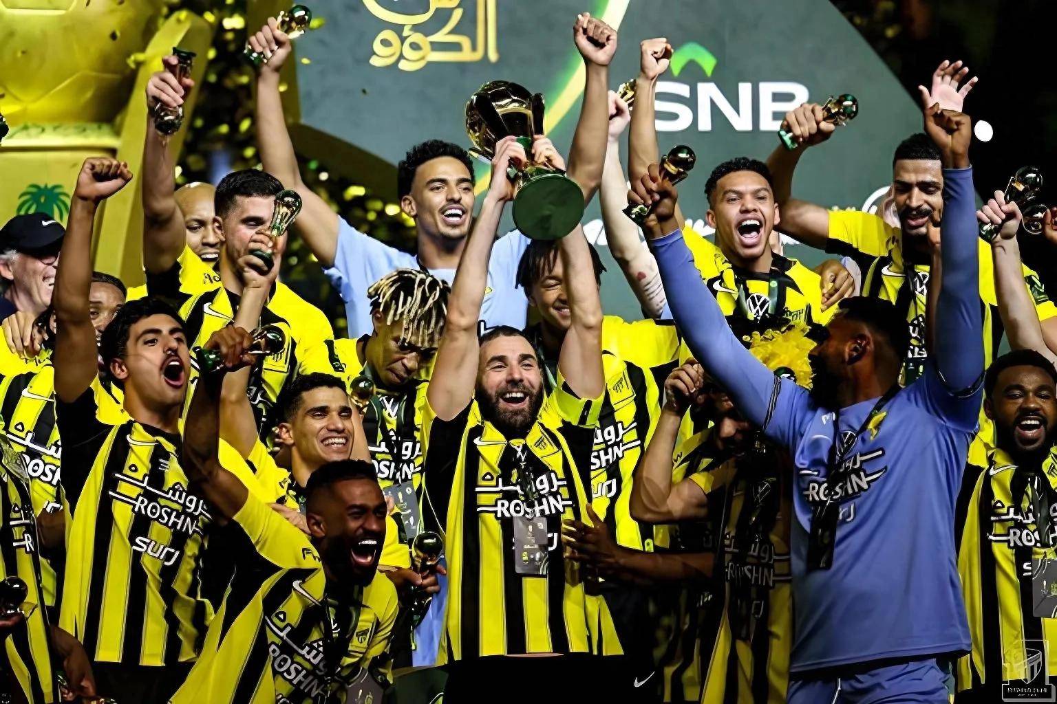 包含乌拉圭绝地反击国际米兰，本泽马一己之力扛起全队的词条