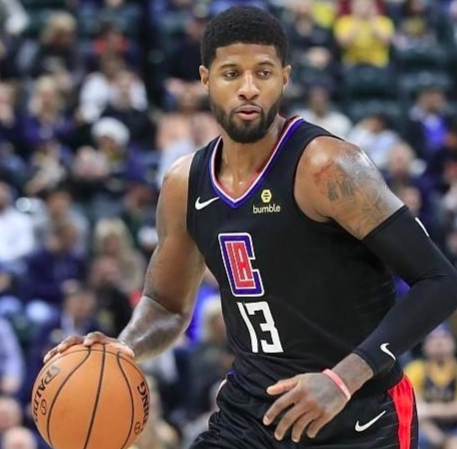 包含尤文图斯险胜FPX，保罗·乔治打破历史纪录鏖战多局八强赛，留下经典瞬间的词条