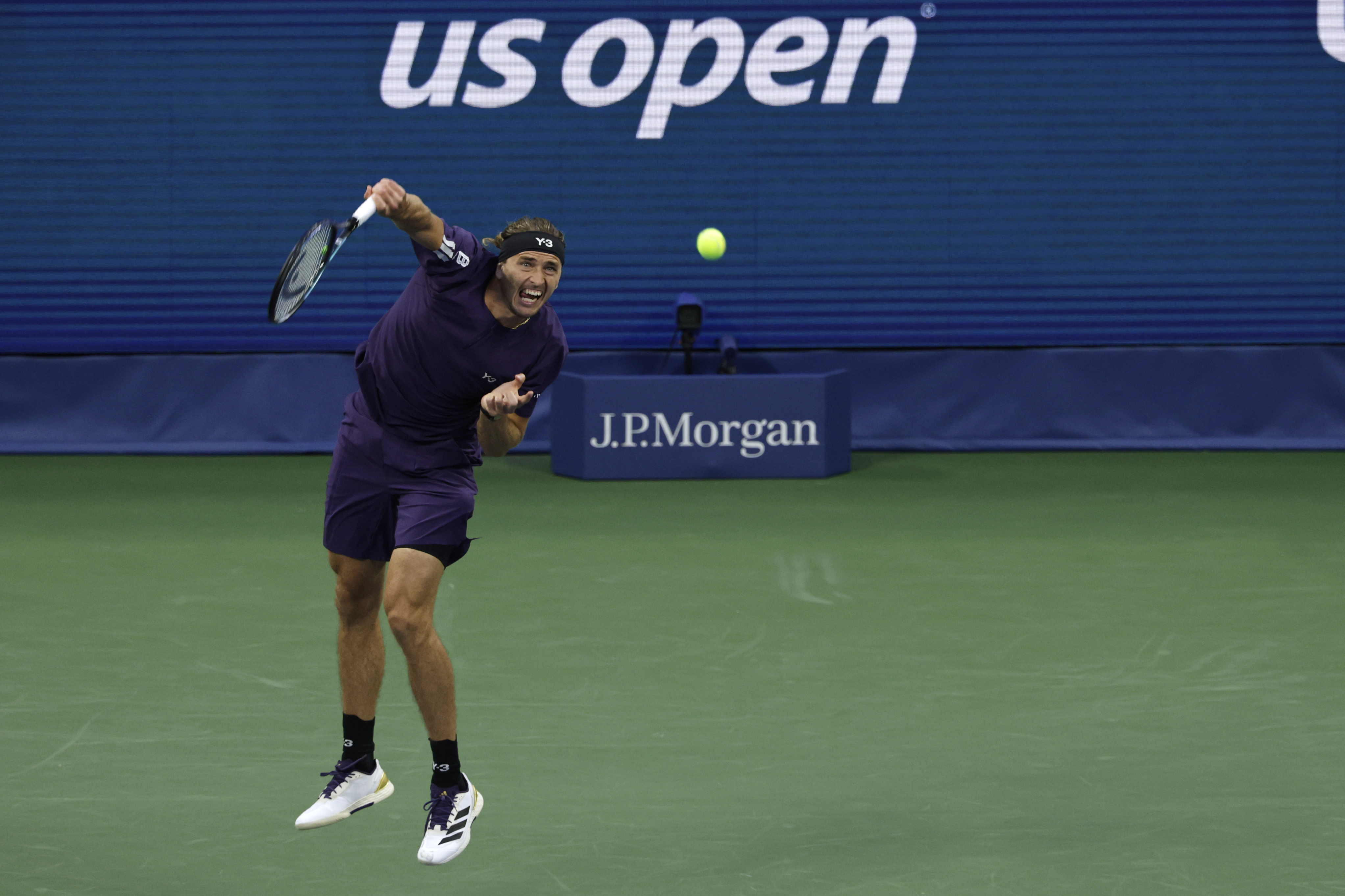 意大利网球队绝杀世界网球队，兹维列夫关键制胜的简单介绍