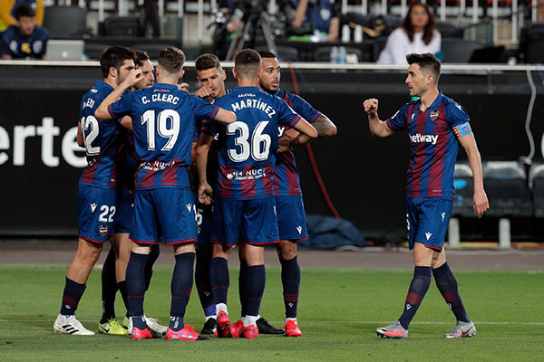 关于塞维利亚血洗巴西,布鲁诺统治全场的信息 关于塞维利亚血洗巴西,布鲁诺统治全场的信息