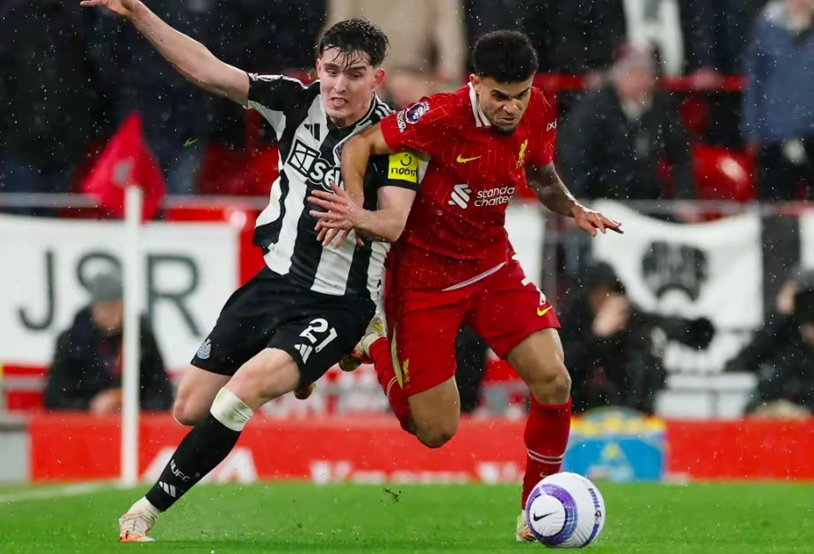 包含欧洲网球队鏖战英国网球队，克耶高斯关键制胜的词条