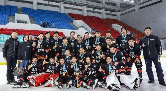 关于冰球战术调整奏效,成功扭转局势的信息 关于冰球战术调整奏效,成功扭转局势的信息