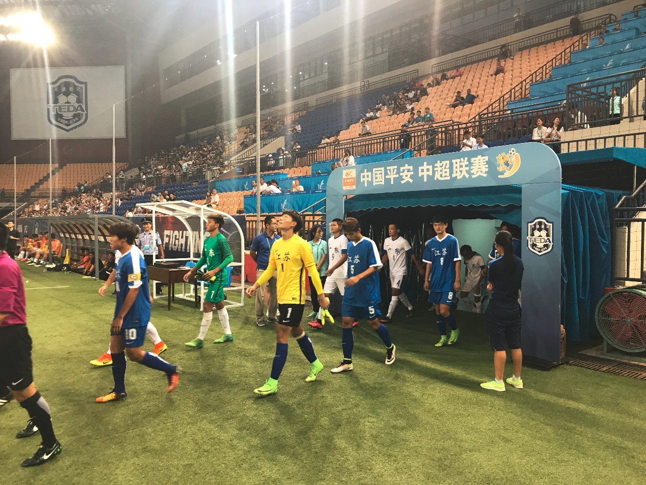 关于惊天逆转！游泳战队挺进四强的信息