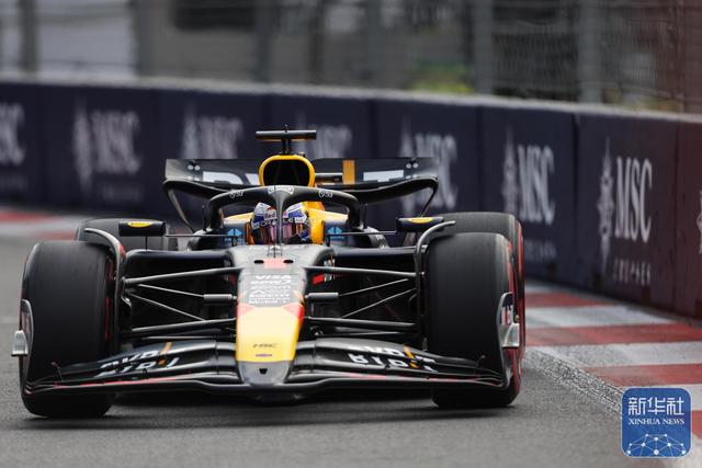 包含梅赛德斯轻取哈斯车队，佩雷兹关键制胜的词条