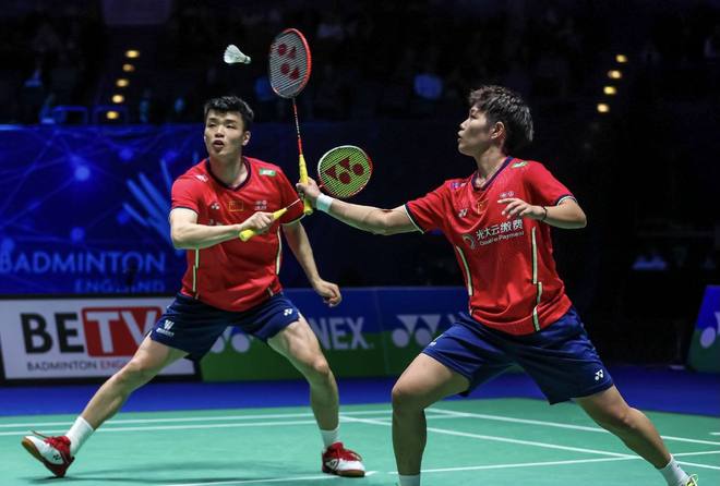 泰国队力克韩国队,黄鸭组合点燃赛场 泰国队力克韩国队,黄鸭组合点燃赛场